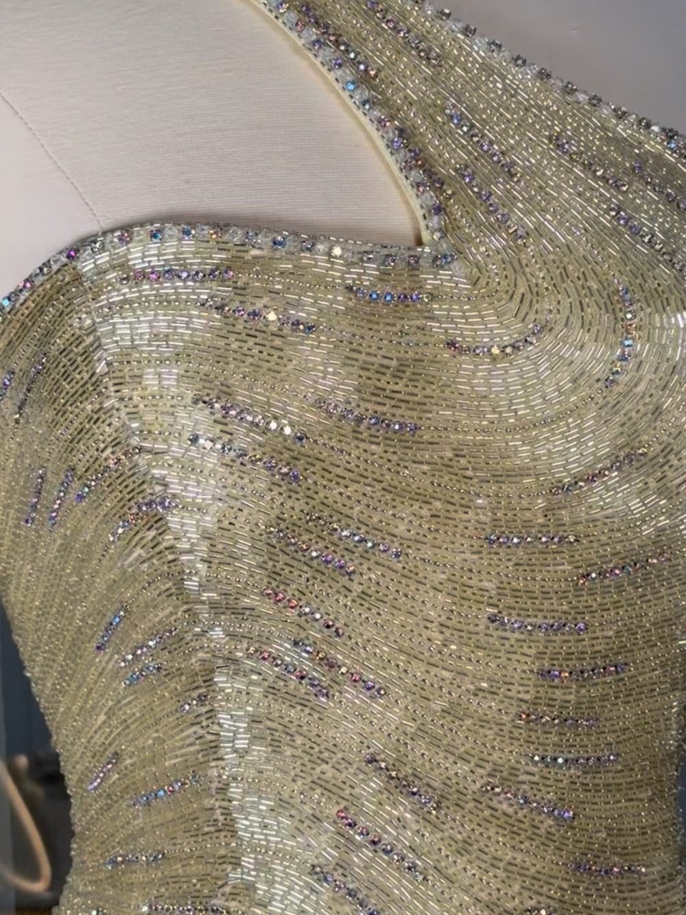 CATWALK COUTURE GOWN ~ Gold One-Shoulder Sequin Evening Gown with Draped Chiffon - Picture 3 of 4